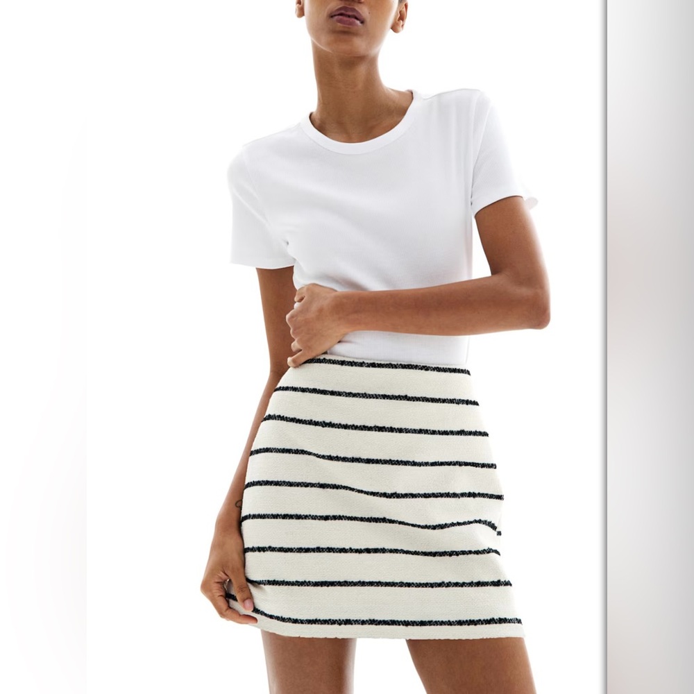 *NEW* H&M Mini Skirt - Black & White Stripe Sz: 6